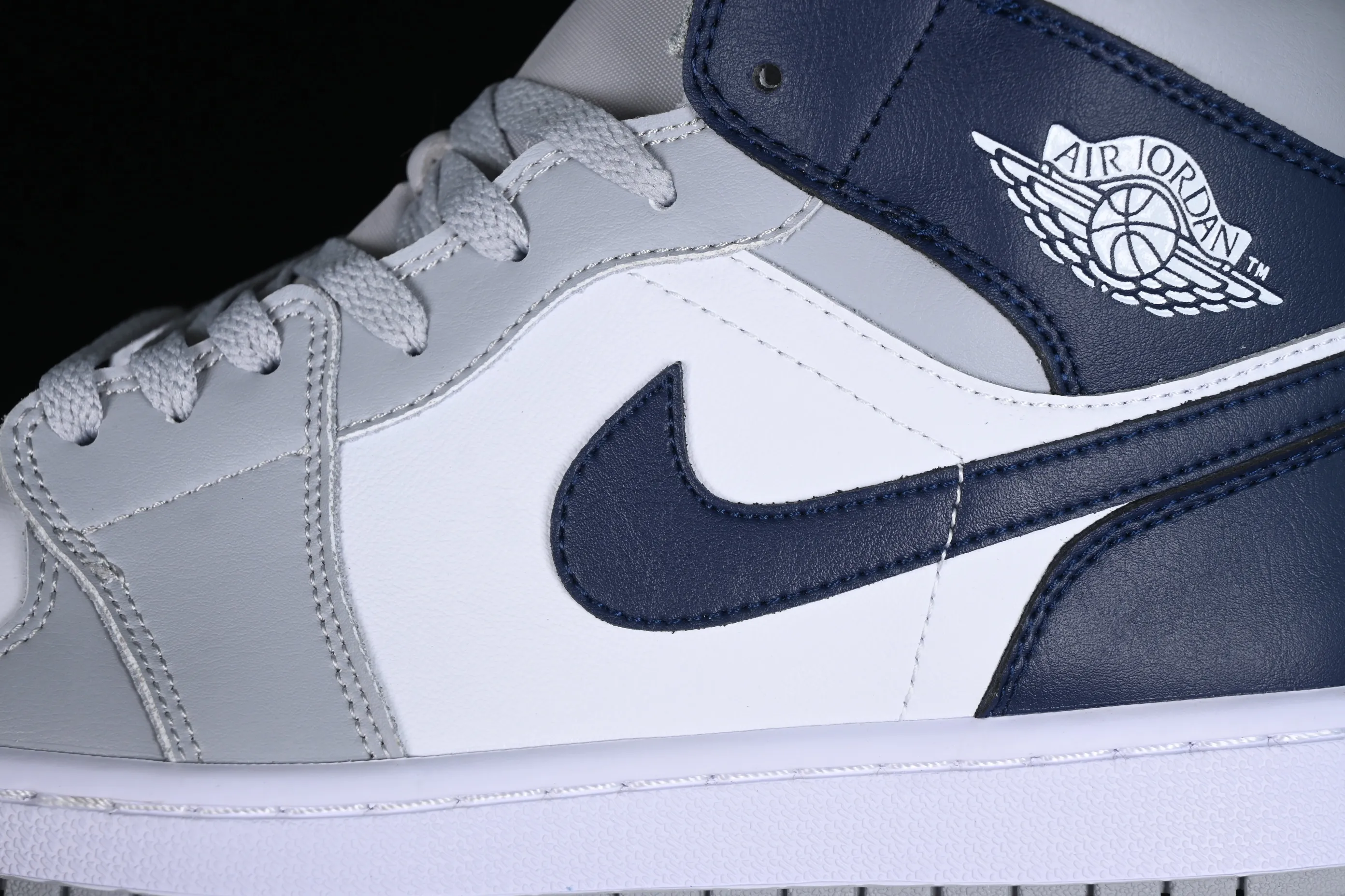 All categories Air Jordan Jordan series basketball shoes Air Jordan 1 Mid Air Jordan 1 Mid AJ1 Joe 1 gray blue Zhongbang basketball shoes DQ8426-104